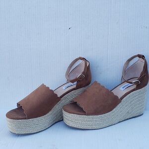 Women's "Show" Steve‎ Madden wedges with jute accents Size 10